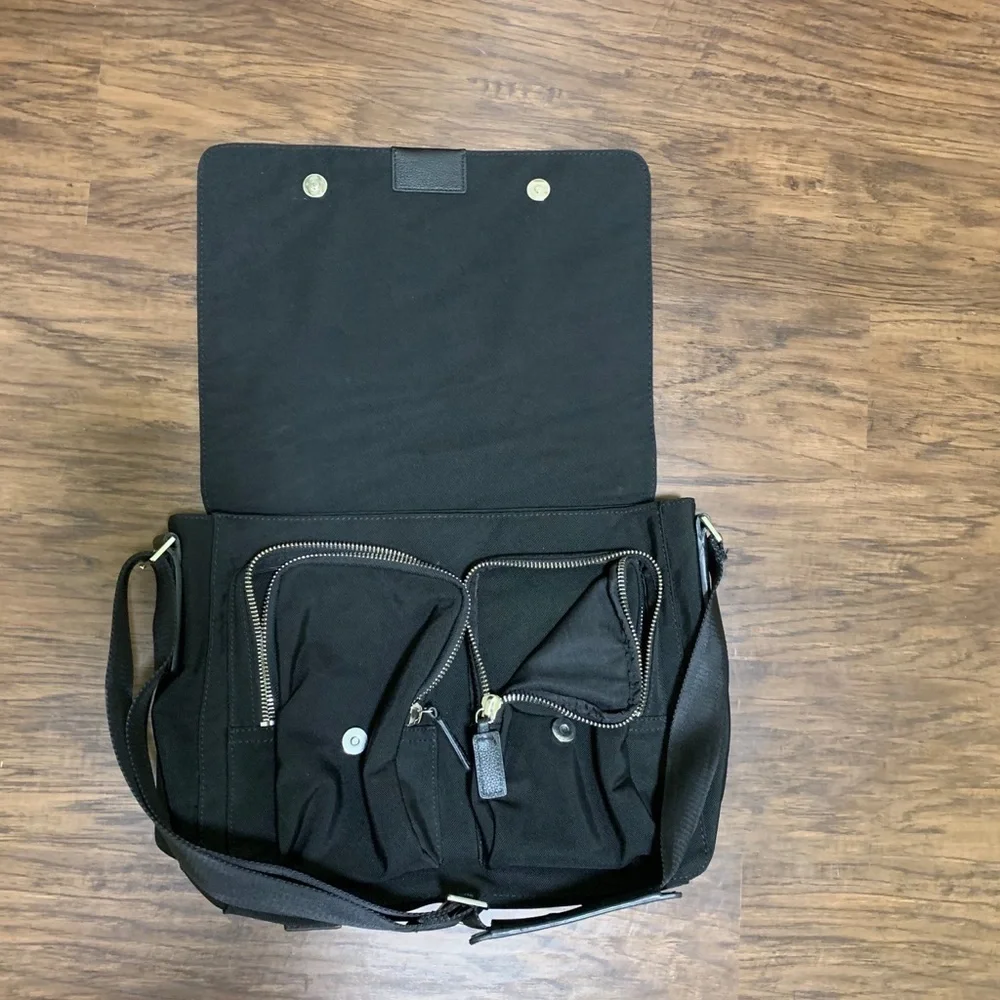 Banana Republic men’s laptop bag ( travel bag)
